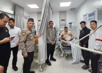 Seorang advokat di Tangerang ditusuk debt collector saat cekcok soal tunggakan mobil Fortuner. Polisi buru pelaku usai video viral. (Foto: metrotvnews.com)