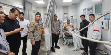 Seorang advokat di Tangerang ditusuk debt collector saat cekcok soal tunggakan mobil Fortuner. Polisi buru pelaku usai video viral. (Foto: metrotvnews.com)
