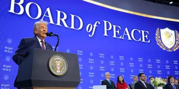 Trump klaim Dewan Perdamaian siapkan Rp 84 triliun untuk Gaza. Indonesia konfirmasi kesiapan kirim ribuan prajurit misi perdamaian. (Foto: Chip Somodevilla/Getty Images)