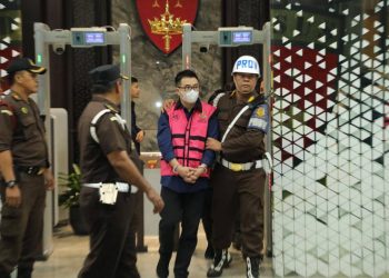 Kejagung bongkar korupsi ekspor limbah sawit 2022. Negara dirugikan hingga Rp 14 triliun, 11 tersangka ditahan dan aset dilacak. (Foto: Dok. Kejagung)