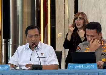 Polisi mengungkap pelaku penyiraman air keras terhadap aktivis KontraS Andrie Yunus sempat berganti baju setelah beraksi. Empat terduga pelaku masih diburu. (Foto: Beritasatu.com/Yustinus Patris Paat)