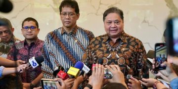 Prabowo Subianto memanggil Airlangga dan Purbaya ke Istana saat wacana WFH menguat dan kebijakan disebut segera diumumkan.