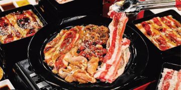 Dokter mengingatkan makan berlebihan di restoran all you can eat dapat memicu GERD dan gangguan lambung. Ketahui risiko serta cara aman menikmatinya. (Foto: Dok. Pochajjang)