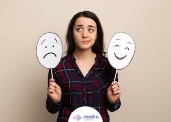 Perilaku people pleaser sering tidak disadari karena terlihat baik dari luar. Kenali tanda tanda dan dampaknya bagi kesehatan mental. (Foto: Freepik)