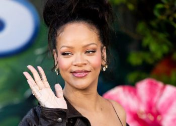 Rihanna panik setelah rumahnya di Beverly Hills ditembaki orang tak dikenal. Polisi menangkap seorang perempuan yang diduga pelaku penembakan. (Foto: Dok. Rolling Stones)