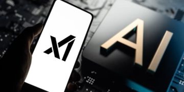 Elon Musk memperkenalkan Macrohard, proyek AI hasil kolaborasi Tesla dan xAI yang diklaim mampu meniru pekerjaan perusahaan software seperti Microsoft. (Foto: xAI)