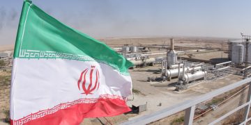 Ketegangan Iran dan AS meningkat setelah serangan udara di Pulau Kharg. Teheran memperingatkan akan membalas dengan menghancurkan fasilitas minyak terkait AS. (Foto: Shutterstock)