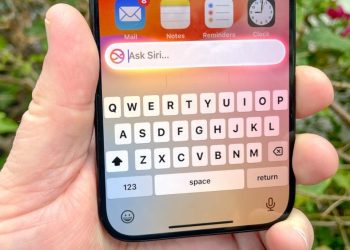 Apple menunda peluncuran perangkat smart home karena pengembangan teknologi AI dan asisten digital Siri belum selesai sepenuhnya. (Foto: Tobias Holm)