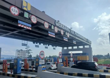 Simak rincian tarif Tol Trans Jawa dari Jakarta menuju Semarang Yogyakarta dan Surabaya saat mudik Lebaran. Pastikan saldo e toll cukup sebelum berangkat. (Foto: readers.id)