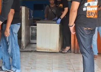 Polisi ungkap fakta kasus mutilasi di Bekasi. Jasad korban disimpan di freezer dan bagian tubuh ditemukan di Bogor. (Foto: Tribun Bekasi/Rendy Rutama Putra)