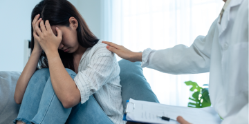 Banyak orang terlihat baik baik saja padahal sedang mengalami tekanan mental. Kenali tanda tersembunyi yang sering tidak disadari dalam kehidupan sehari hari.