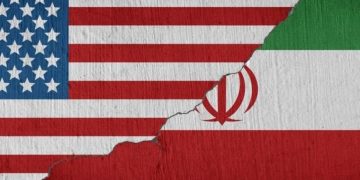 Pemerintah AS menyerukan warganya segera meninggalkan Timur Tengah usai serangan ke Iran. Peringatan mencakup Mesir hingga negara Teluk.