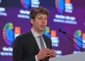CEO OpenAI Sam Altman membela kerja sama dengan pemerintah AS dan Presiden Donald Trump di tengah persaingan industri AI global. (Foto: AP)