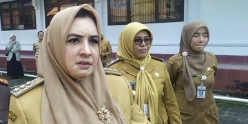 KPK menangkap Bupati Pekalongan Fadia Arafiq dalam OTT di Semarang. Ia diamankan bersama orang kepercayaan dan ajudannya. (Foto: Dok. Radar Pekalongan)