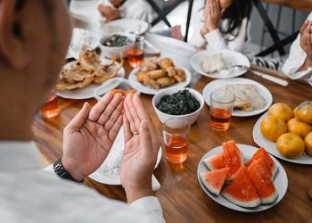 Ingin buka puasa tanpa khawatir gemuk? Dokter gizi menyarankan minuman sederhana ini untuk menjaga hidrasi tubuh setelah seharian berpuasa.