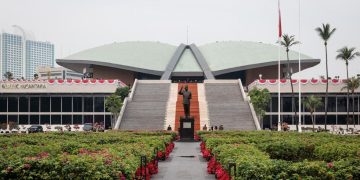 DPR mengklaim hemat Rp1,5 miliar setelah memangkas jatah BBM pejabat. Efisiensi juga dilakukan pada listrik dan jamuan rapat. (Foto: AFP/YASUYOSHI CHIBA)