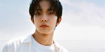 Heeseung menulis surat emosional kepada penggemar setelah keluar dari ENHYPEN. Ia menjelaskan alasan ingin mengejar jati diri musikalnya.