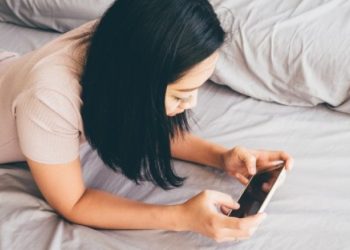 Kebiasaan pagi yang tampak sepele ternyata bisa memicu bad mood seharian. Kenali pola yang perlu dihindari agar tetap fokus dan bertenaga.