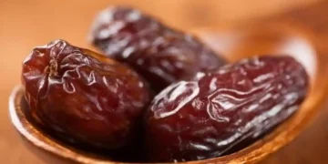 Tiga kurma saat buka puasa disebut setara sepiring nasi. Simak penjelasan ahli pangan soal kalori dan manfaat gizinya. (Foto: Net)