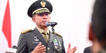 Panglima TNI Agus Subiyanto melantik Bambang Trisnohadi sebagai Kaster TNI dalam rangkaian mutasi dan kenaikan pangkat perwira tinggi di Mabes TNI. (Foto: Biro Pers Sekretariat Presiden)