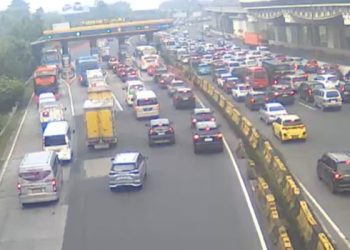 Usai libur Lebaran, lalu lintas menuju Jakarta kembali ramai. Kepadatan terlihat di beberapa ruas tol dan gerbang utama. (Foto: Dok. TMC Polda Metro)