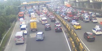 Usai libur Lebaran, lalu lintas menuju Jakarta kembali ramai. Kepadatan terlihat di beberapa ruas tol dan gerbang utama. (Foto: Dok. TMC Polda Metro)