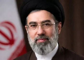 Mojtaba Khamenei dipilih sebagai pemimpin tertinggi Iran menggantikan ayahnya. Simak profil, latar belakang, dan pengaruh politiknya di Iran.