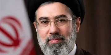 Mojtaba Khamenei dipilih sebagai pemimpin tertinggi Iran menggantikan ayahnya. Simak profil, latar belakang, dan pengaruh politiknya di Iran.