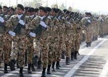 Meski digempur AS dan Israel, Iran masih mampu melancarkan serangan balasan. Analis menilai ada faktor miskalkulasi hingga kemandirian alutsista. (Foto: Irib)