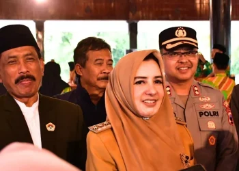 KPK menangkap Bupati Pekalongan Fadia Arafiq dalam OTT di Semarang. Sekda dan sejumlah ASN ikut diamankan terkait dugaan korupsi pengadaan. (Foto: IG@kab.pekalongan)