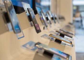 Harga HP terbaru awal tahun mengalami kenaikan di berbagai segmen. Xiaomi mencatat lonjakan tertinggi dibanding generasi sebelumnya.