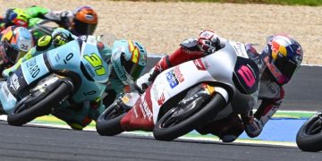 Veda Ega ungkap penyebab kecelakaan di Moto3 Amerika 2026 setelah sempat bersaing di depan. Ini analisis dan pelajaran pentingnya. (Foto: Gold & Goose Photography/Getty Images)