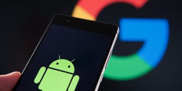 Google siapkan dana Rp 2,3 triliun untuk pengguna Android di AS terkait gugatan pengiriman data tanpa izin. Ini syarat dan penjelasannya. (Foto:  Jaap Arriens/NurPhoto via Getty Images)