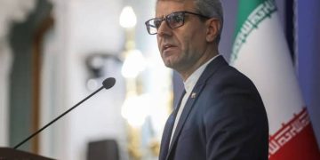 Iran merespons ultimatum Donald Trump dengan santai dan menyebut ancaman AS hanya retorika yang tak berpengaruh pada militernya. (Foto: Media Sosial X)