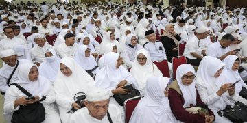 Jemaah haji Indonesia mulai masuk asrama dan siap diberangkatkan ke Madinah. Simak jadwal lengkap haji 2026 di sini. (Foto: Antara)