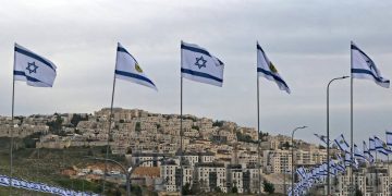 Suriah mulai membuka dialog dengan Israel terkait konflik Golan. Langkah ini menjadi sinyal perubahan politik di Timur Tengah. (Foto: AHMAD GHARABLI / AFP via Getty Images)