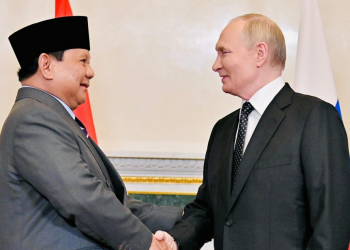 Prabowo berencana kirim WNI ikut program kosmonaut Rusia. Simak penjelasan lengkap tentang program pelatihan antariksa dan sejarahnya. (Foto: BPMI Setpres/Laily Rachev)