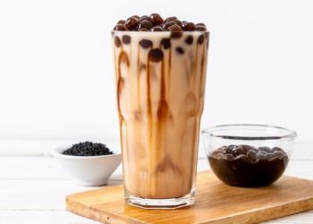 Liquid calories dari minuman manis bisa meningkatkan asupan gula tanpa rasa kenyang. Ketahui bahaya dan sumbernya di sini. (Foto: Freepik)