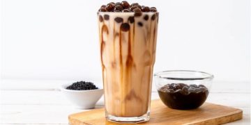 Liquid calories dari minuman manis bisa meningkatkan asupan gula tanpa rasa kenyang. Ketahui bahaya dan sumbernya di sini. (Foto: Freepik)