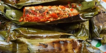 Resep pepes ikan tongkol gurih pedas dengan cara mudah. Lauk sehat minim minyak cocok untuk menu keluarga sehari-hari. (Foto: topwisata.info)