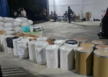 Polisi bongkar pabrik pil Zenith di Semarang dan sita ribuan butir serta bahan baku berbahaya. Tiga tersangka diamankan. (Foto: Istimewa)
