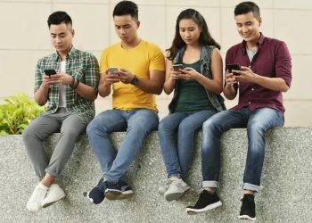 Gen Z Indonesia masih aktif menggunakan Google Search setiap hari. Pola pencarian berubah dengan bantuan teknologi AI terbaru. (Foto: Indozonetech)