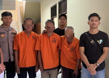 Polisi tangkap tiga pelaku pencurian mobil pikap di masjid Serang. Dua pelaku merupakan residivis dan kini terancam hukuman penjara. (Foto: bantennews.co.id)