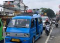 Polisi memburu sopir angkot yang kabur usai tabrakan maut di Bogor. Dua pemotor tewas dan satu korban mengalami luka. (Foto: Radar Bogor)