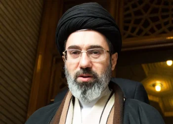 Khamenei akhirnya muncul dan buka suara soal gencatan senjata Iran dan AS. Tegaskan tidak ingin perang namun tetap pertahankan hak negara. (Foto: Reza B / Middle East Images / AFP via Getty Images)
