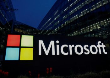 Pertumbuhan cloud Microsoft masih kalah cepat dari Amazon dan Google meski investasi AI terus meningkat. (Foto: REUTERS/Gonzalo Fuentes)