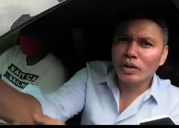 Nus Kei tewas ditikam di Bandara Maluku Tenggara. Polisi ungkap kronologi, pelaku, dan motif di balik kejadian tragis ini. (Foto: Istimewa)