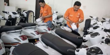 Wacana insentif motor listrik kembali dibahas pemerintah. Kemenperin dan Kemenkeu masih mengkaji skema baru untuk dorong penggunaan EV. (Foto: ANTARA FOTO/Abdan Syakura/rwa)