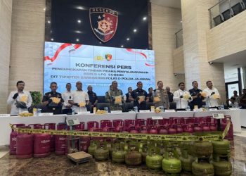 Polri membuka hotline pengaduan untuk melaporkan penyalahgunaan BBM dan LPG subsidi demi memastikan distribusi tepat sasaran. (Foto: Metro TV/Vania Liu)