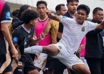 Dugaan rasisme mewarnai laga Bhayangkara FC vs Dewa United di EPA U-20. PSSI didesak lakukan investigasi dan beri sanksi tegas. (Foto: Dok. Dewa United)